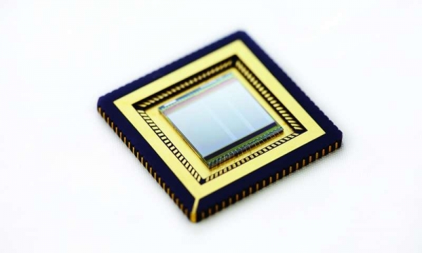 SK Hynix plans to mass-produce its first 16 megapixel, 2-layer stacked CIS at the M10.